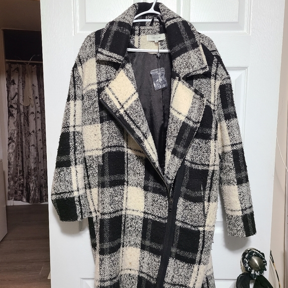 Plaid Wool Blend Coat w/ Removable Faux Fur Collar - Picture 9 of 9
